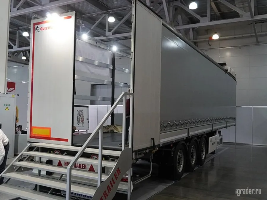 Шторно-бортовой полуприцеп GUTEWOLF на выставке COMTRANS в Москве