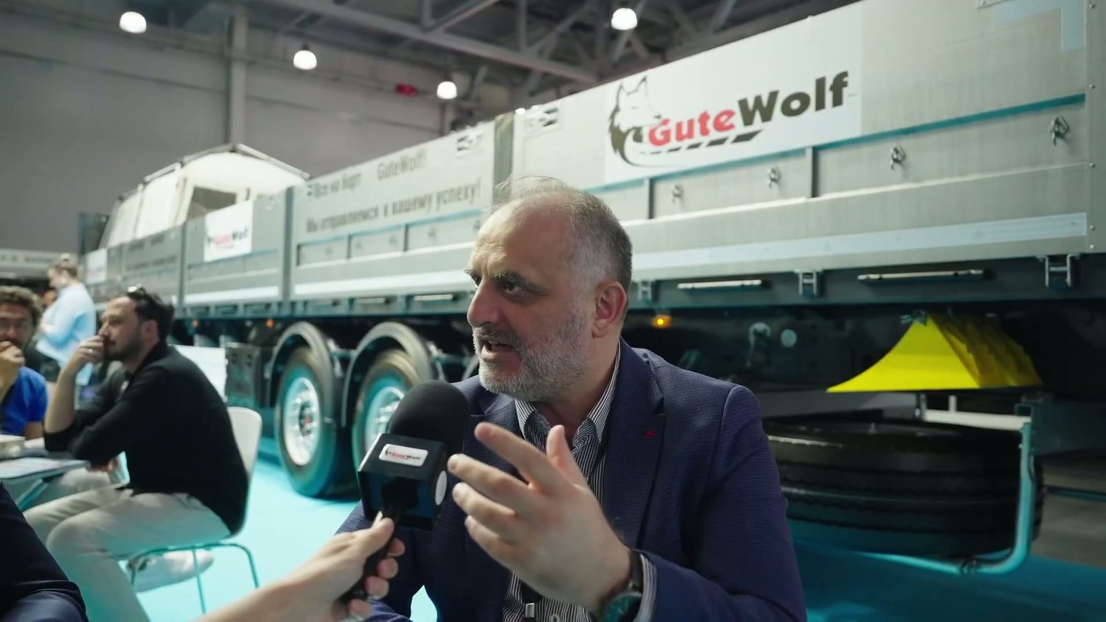 Бортовой полуприцеп GUTEWOLF на стенде 350 выставки COMVEX-2025